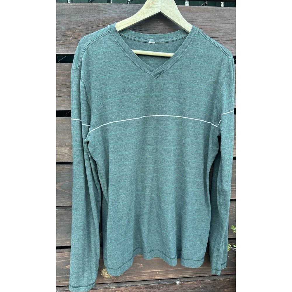 Lululemon Men's V-Neck Long Sleeve Shirt Green Pin Striped Size Medium